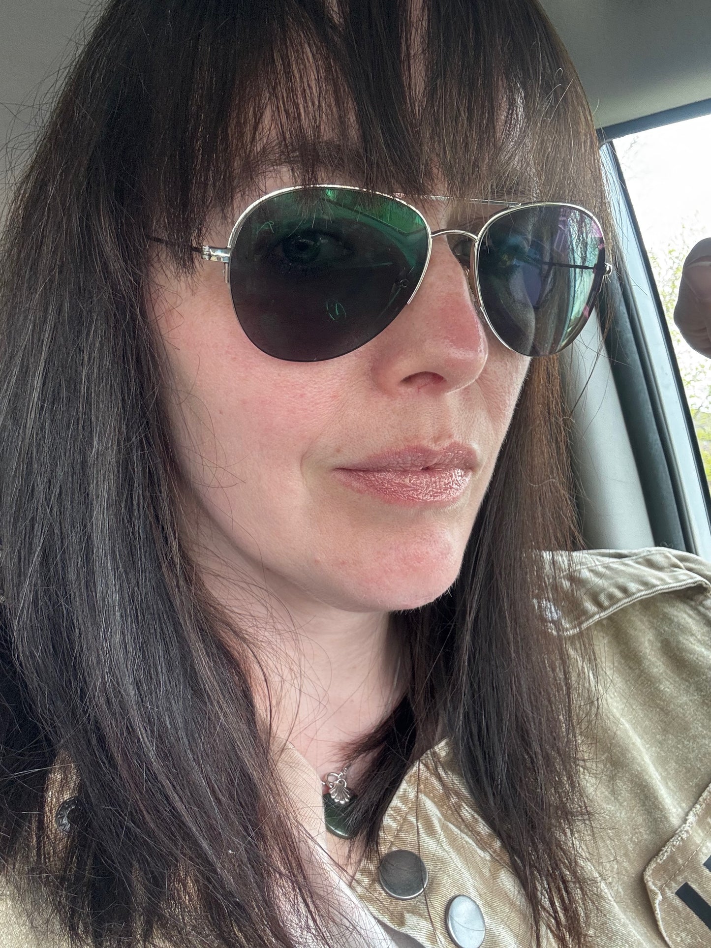 Loki, Light Gold Lip Sheer