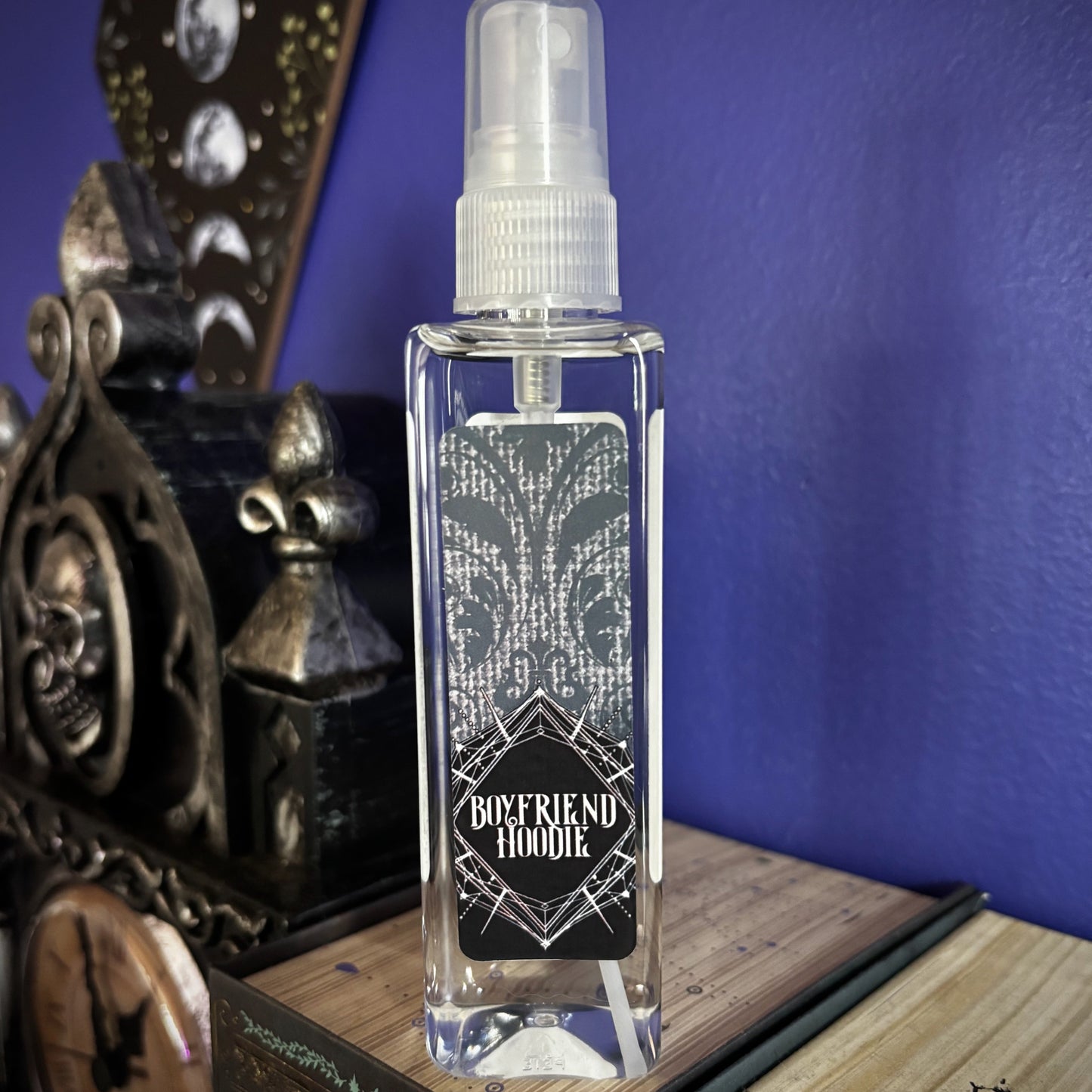 Boyfriend Hoodie Spray, Santal Cedar