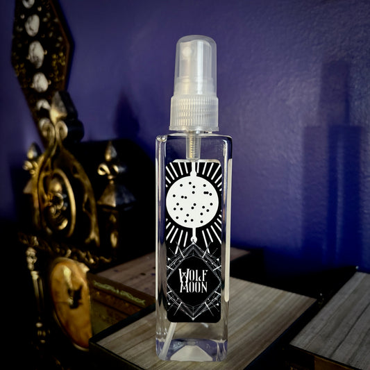 Wolf Moon Candle, Juniper Red Currant